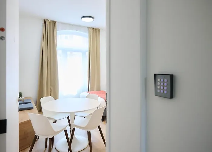 Appartement Combaz 4 *