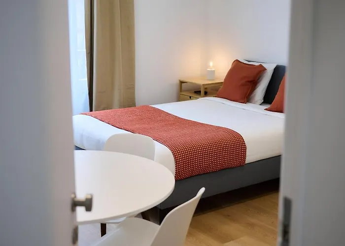 Combaz 4 アパート *